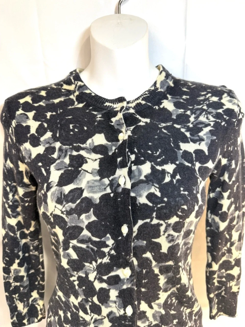 J.Crew‎ Black Cream Floral Wool Cardigan Sweater XS Fitted Button Front